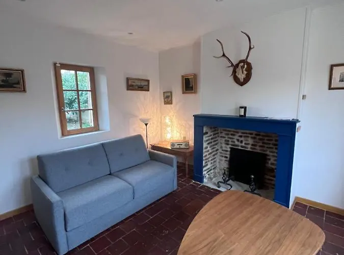 Du Mont Des Ormes Apartment *